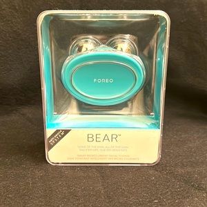 FOREO Bear Microcurrent Facial Device - Face Sculpting Tool